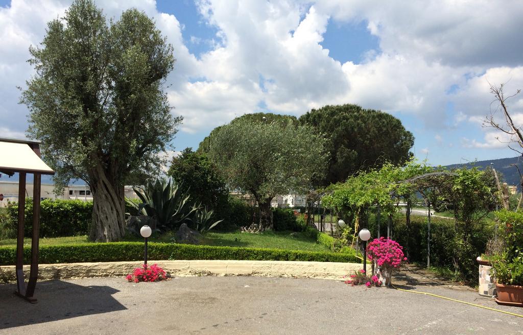 Hotel Il Cavaliere Сарно Екстер'єр фото