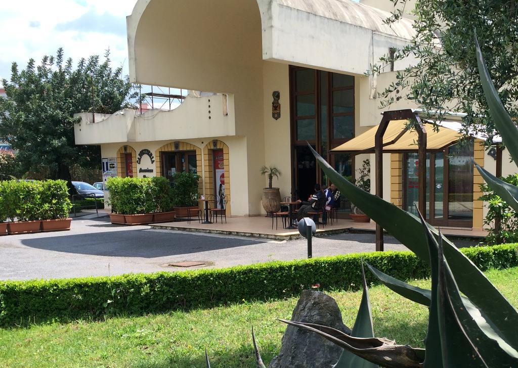 Hotel Il Cavaliere Сарно Екстер'єр фото