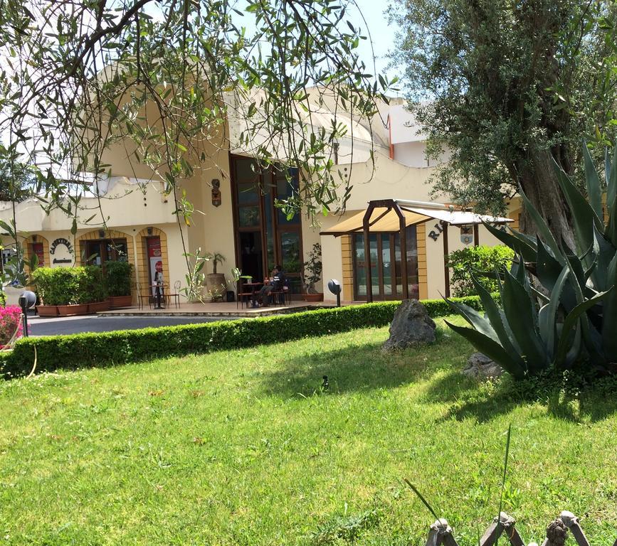 Hotel Il Cavaliere Сарно Екстер'єр фото