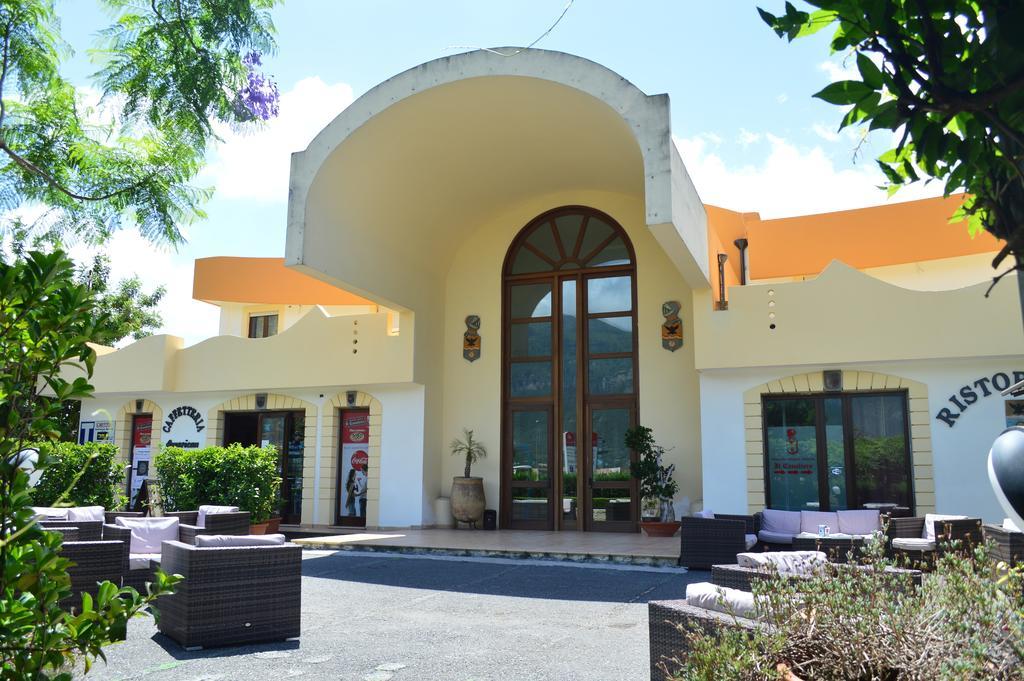 Hotel Il Cavaliere Сарно Екстер'єр фото